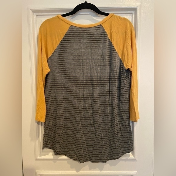 Maurices 24/7 Soft Gray & Black Stripes w/ Yellow 3/4 Sleeves Baseball Tee Large - Picture 4 of 5